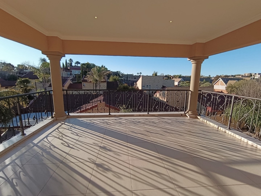 5 Bedroom Property for Sale in Kiepersol Free State